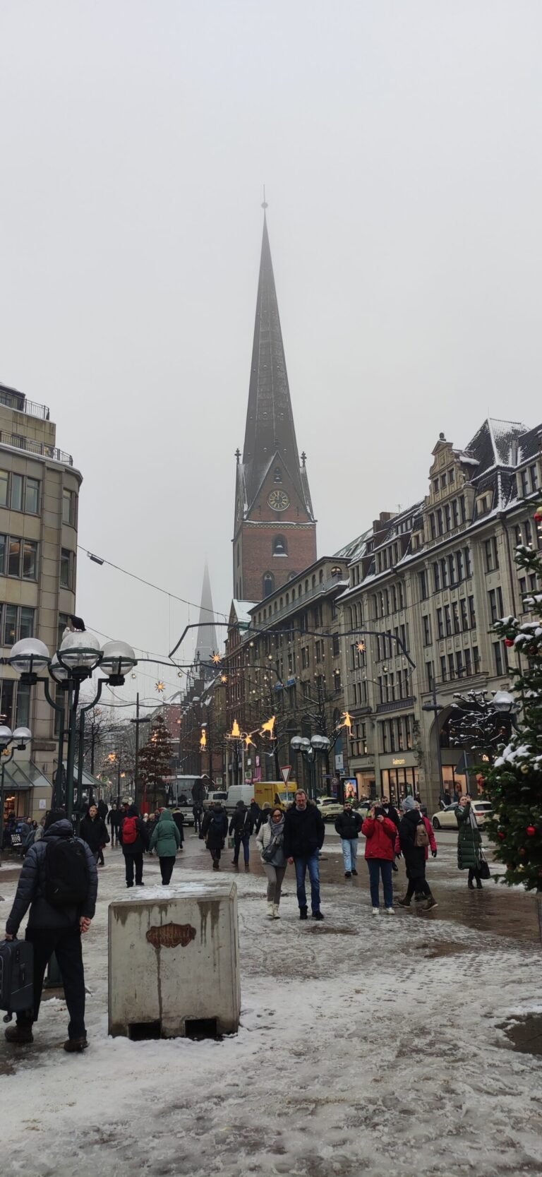 Calle Mönckebergstrasse en Hamburgo, Alemania