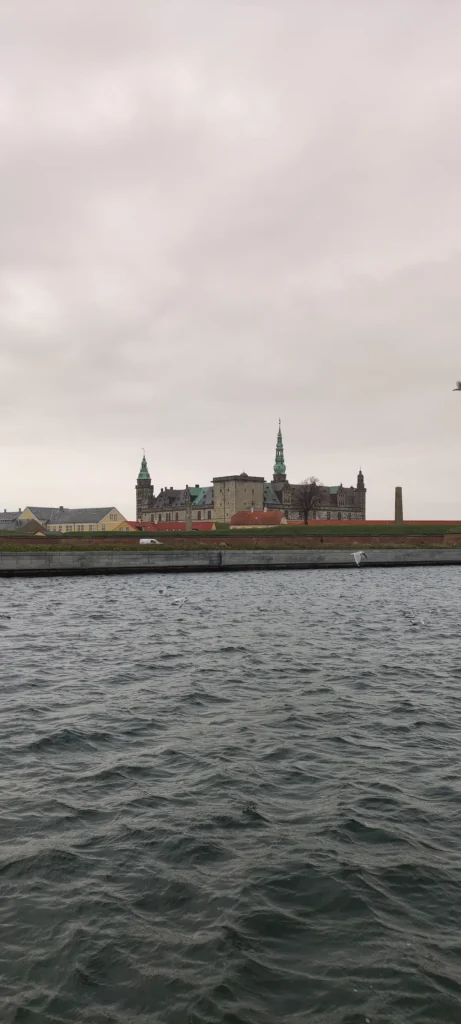 Castillo de Kronborg en Helsingør, Dinamarca, el castillo de Hamlet a unos 45 minutos de Copenhague
