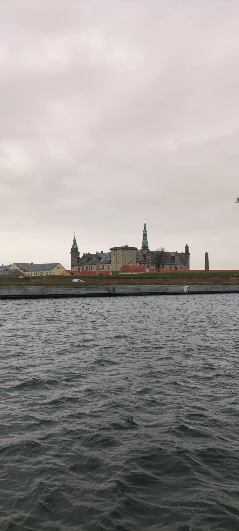 Castillo de Kronborg en Helsingør, Dinamarca, el castillo de Hamlet a unos 45 minutos de Copenhague
