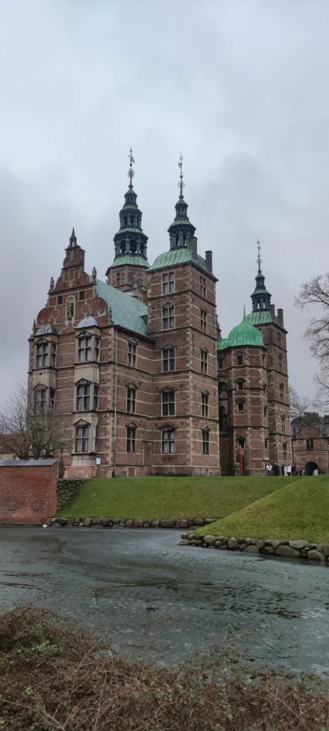 Castillo de Rosenborg en el centro de Copenhague, en Dinamarca