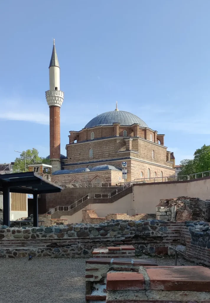 Mezquita Banya Bashi y restos arqueológicos de Serdika, una de las mejores cosas que ver en Sofía en 2 o 3 días