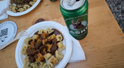 Dónde comer y tomar algo en Liubliana: de la comida típica eslovena a la comida callejera