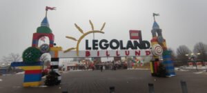 Lee más sobre el artículo Cómo ir de Copenhague a Legoland Billund: Guía para llegar y qué esperar del parque