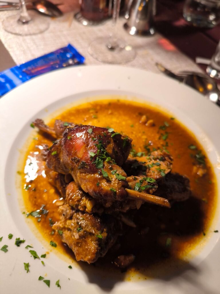 Probamos el conejo típico de Malta del Gozitan en San Julián