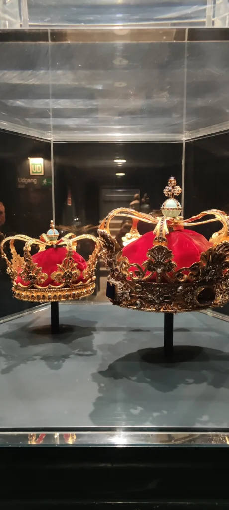 Coronas en Rosenborg en Copenhague, uno de los imprescindibles que ver en la ciudad danesa