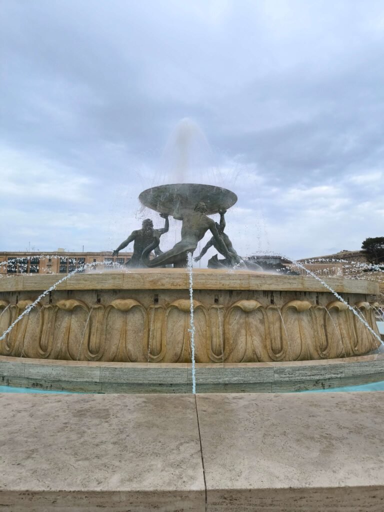 Fuente del tritón, donde empezar tu ruta por la valeta