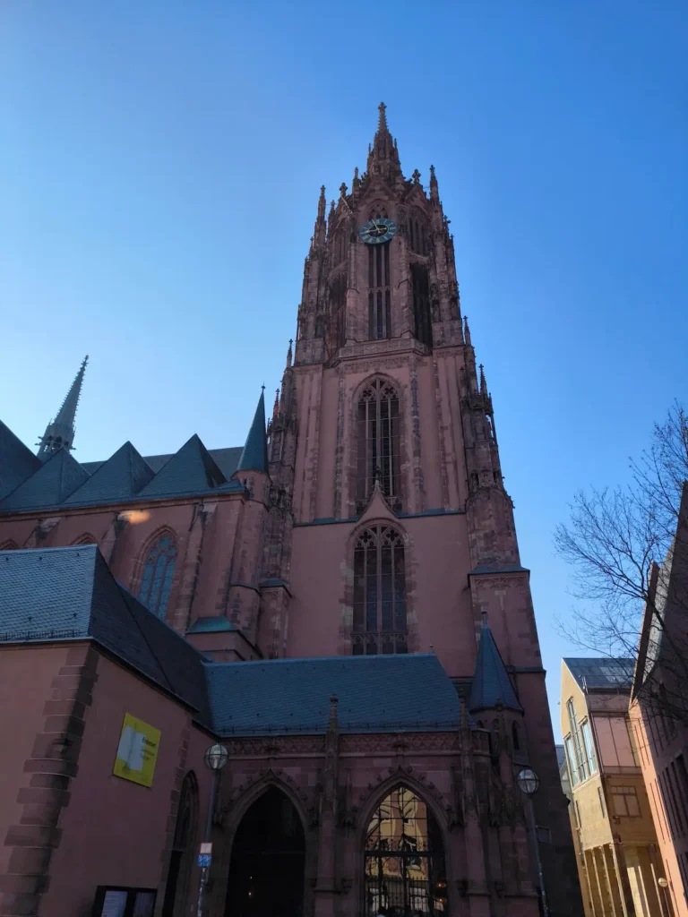 Catedral de Frankfurt en Alemania, una de las supervivientes a la Segunda Guerra Mundial