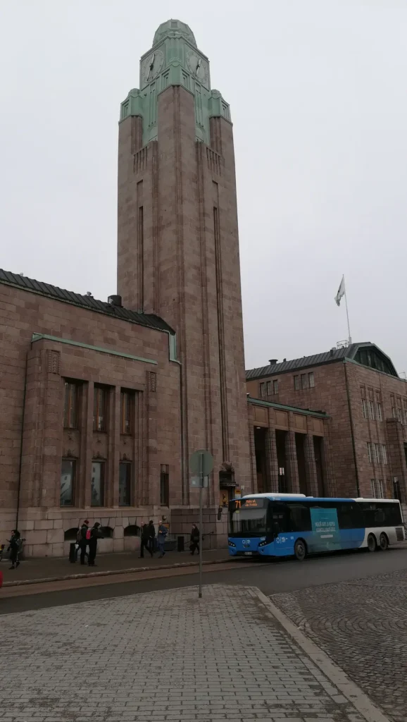 Estación central de tren en Helsinki, Finlandia