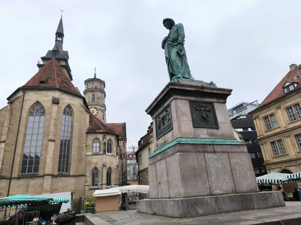Schillerplatz de Stuttgart, el lugar para hacer la foto más bonita en tu ruta de un día