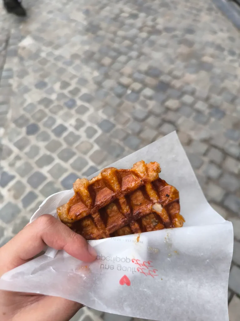 Gofre de Lieja en Une Gaufrette Saperlipopetteç, en Bélgica