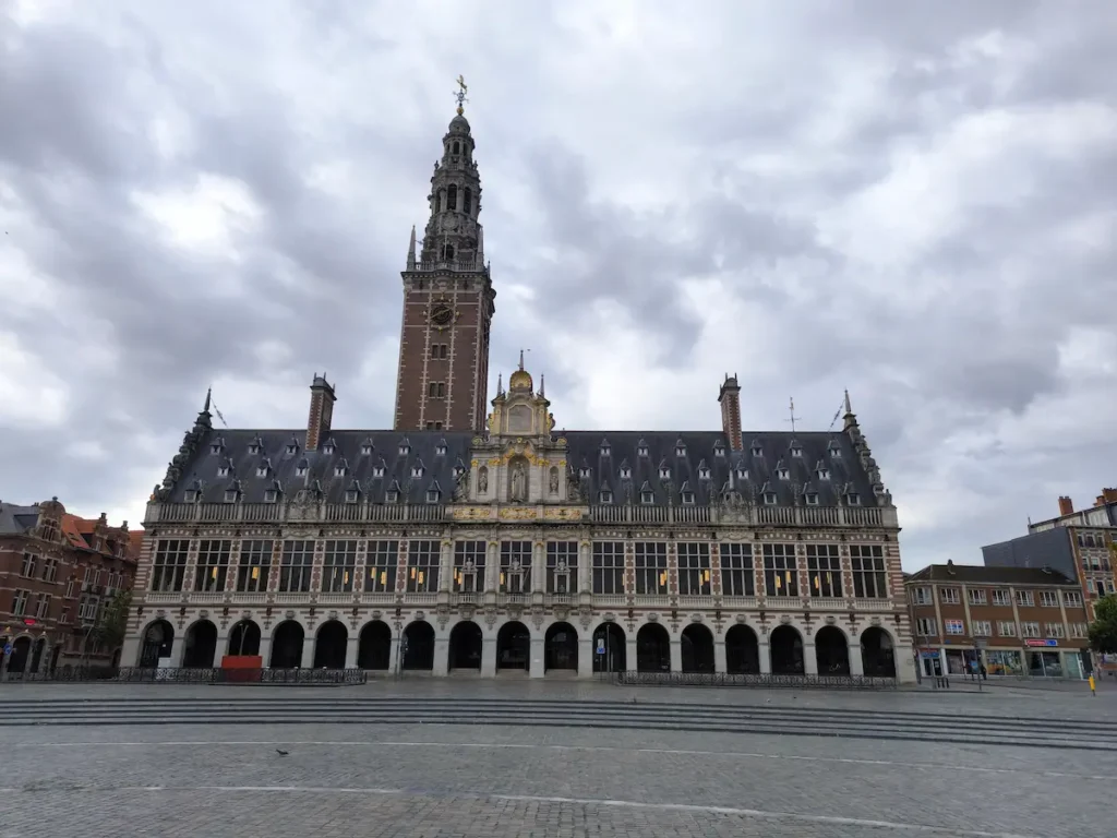 Biblioteca de la Universidad de Lovaina, una de las cosas que ver en 1 día en la ciudad de Bélgica