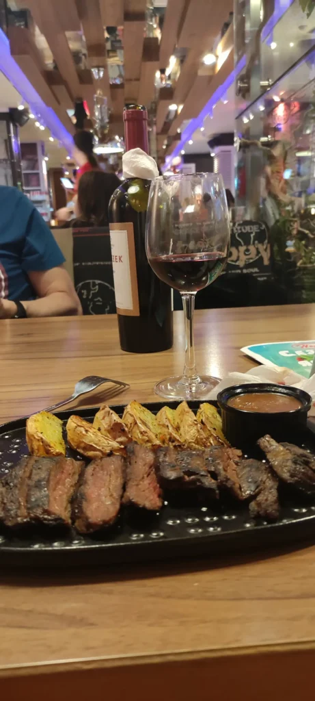 Happy Bar and Grill Rakovski, uno de los lugares donde comer en Sofía, Bulgaria