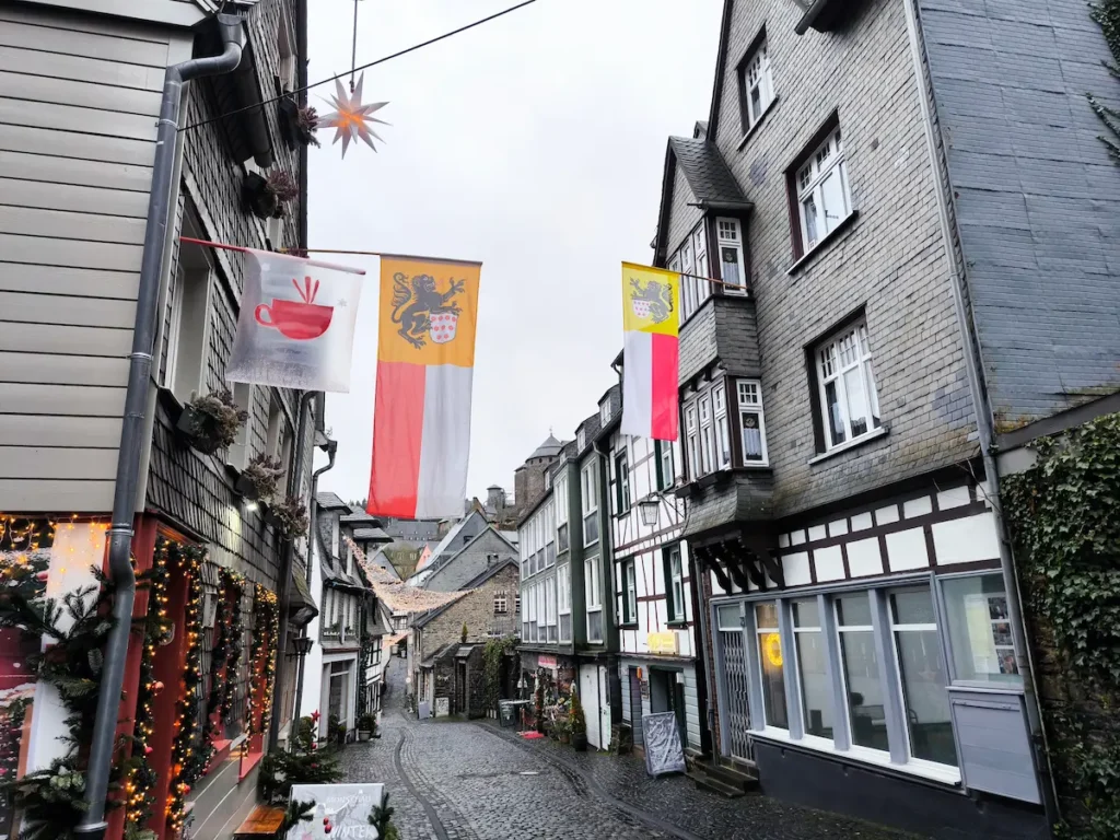 Monschau, uno de los pueblos más bonitos y con más encanto que ver en toda Alemania. Se puede ver en una escapada de 1 día.
