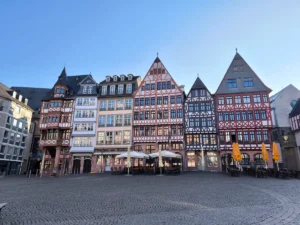 Lee más sobre el artículo Qué ver en Frankfurt en 1 día: Guía completa por la ciudad de los contrastes