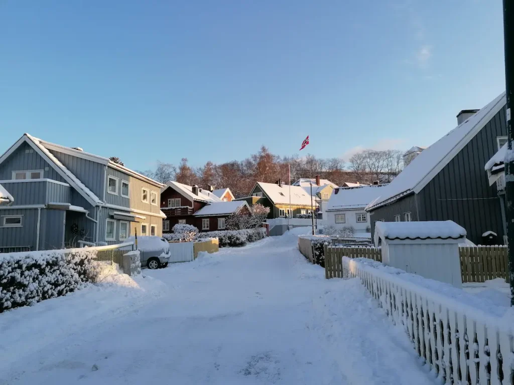 Calles residenciales en Trondheim, Noruega