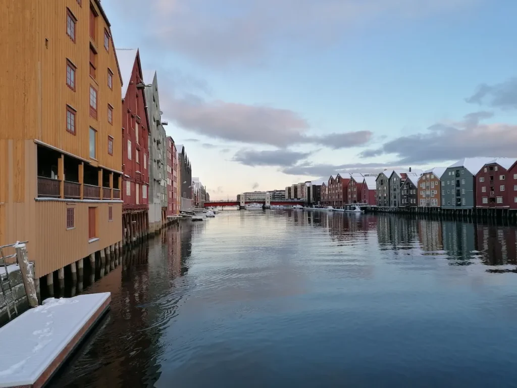 Trondheim, una de las ciudades más bonitas de Noruega desde el mirador Piren, imprescindible que ver en 1 día