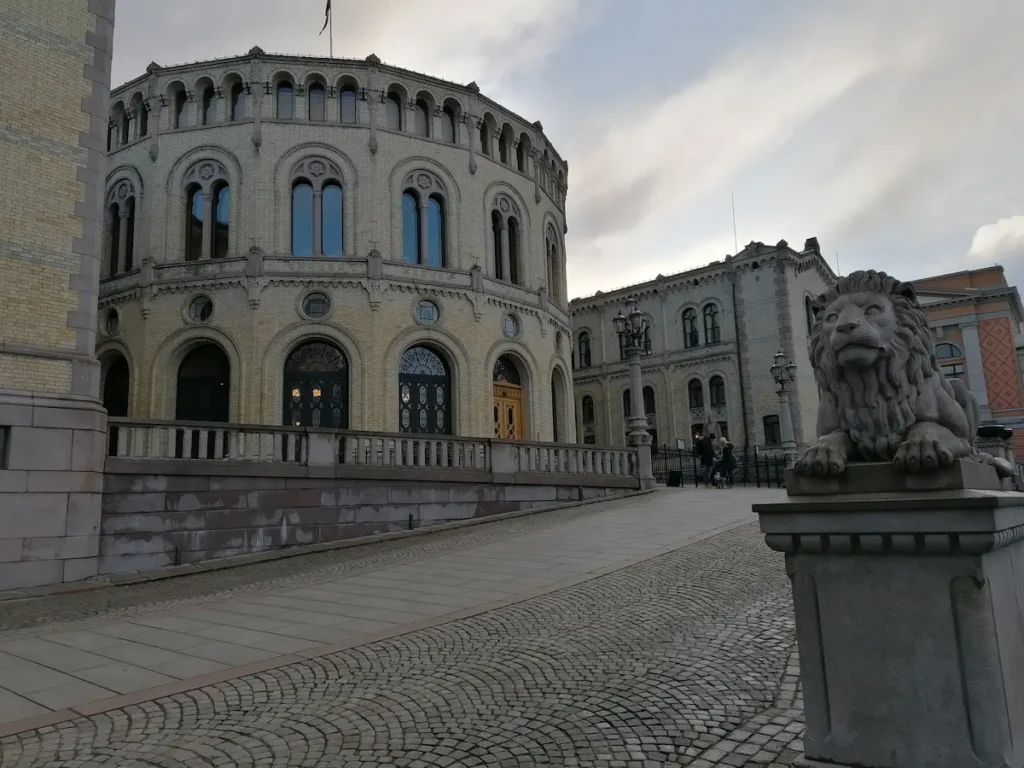 Parlamento Noruego en Oslo, Noruega