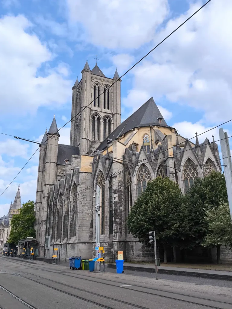 Iglesia de San Nicolás, una de las mejores cosas que ver en Gante, Bélgica