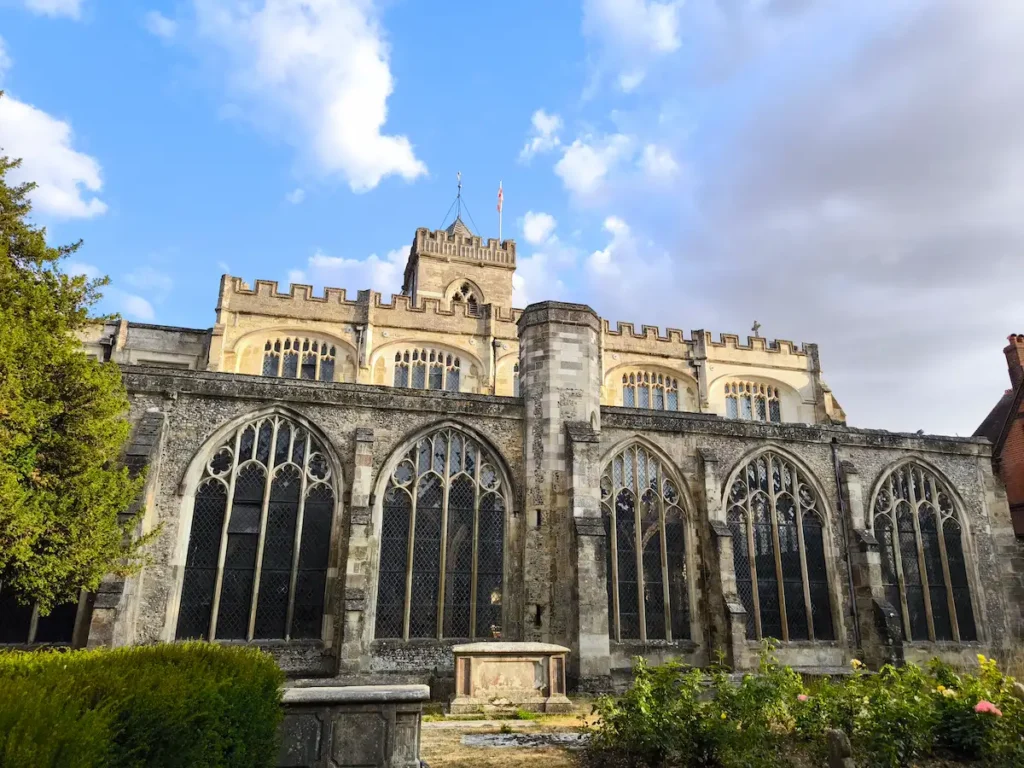 Iglesia de Santo Tomás en Salisbury, una de las cosas que ver en la ciudad base para visitar el Stonehenge