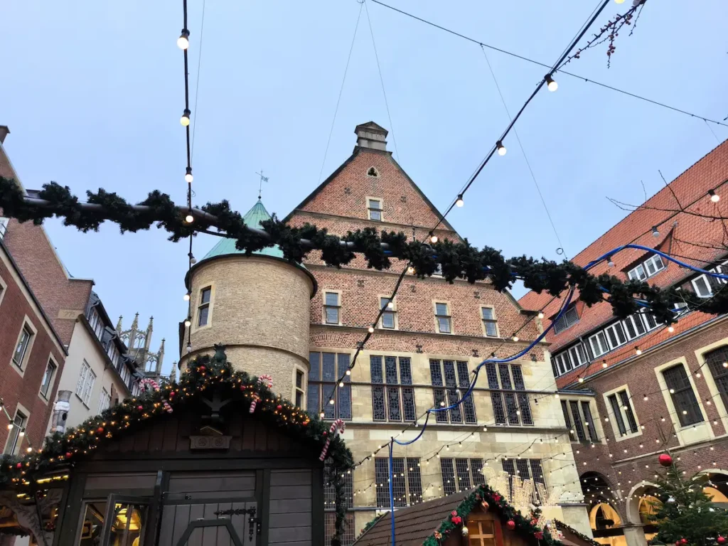 Plaza de la Paz de Westfalia en Münster, con los mercadillos navideños