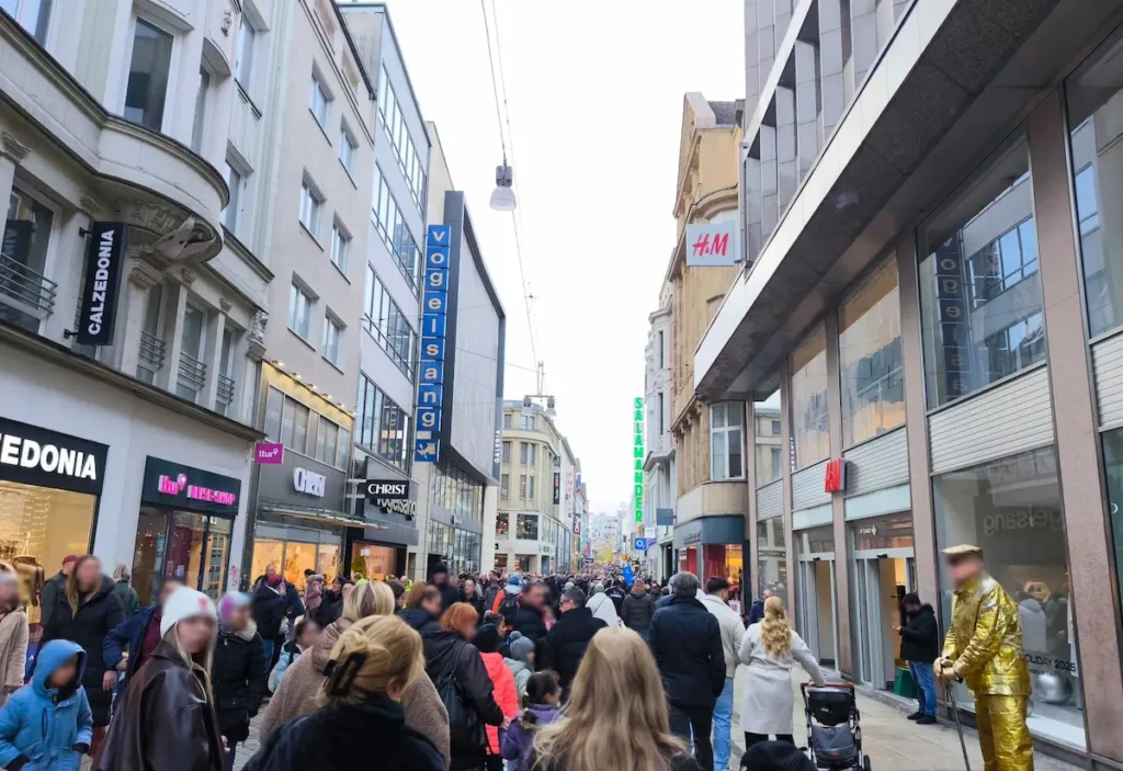 Westenhellweg, la calle más transitada y comercial de Dortmund en Alemania