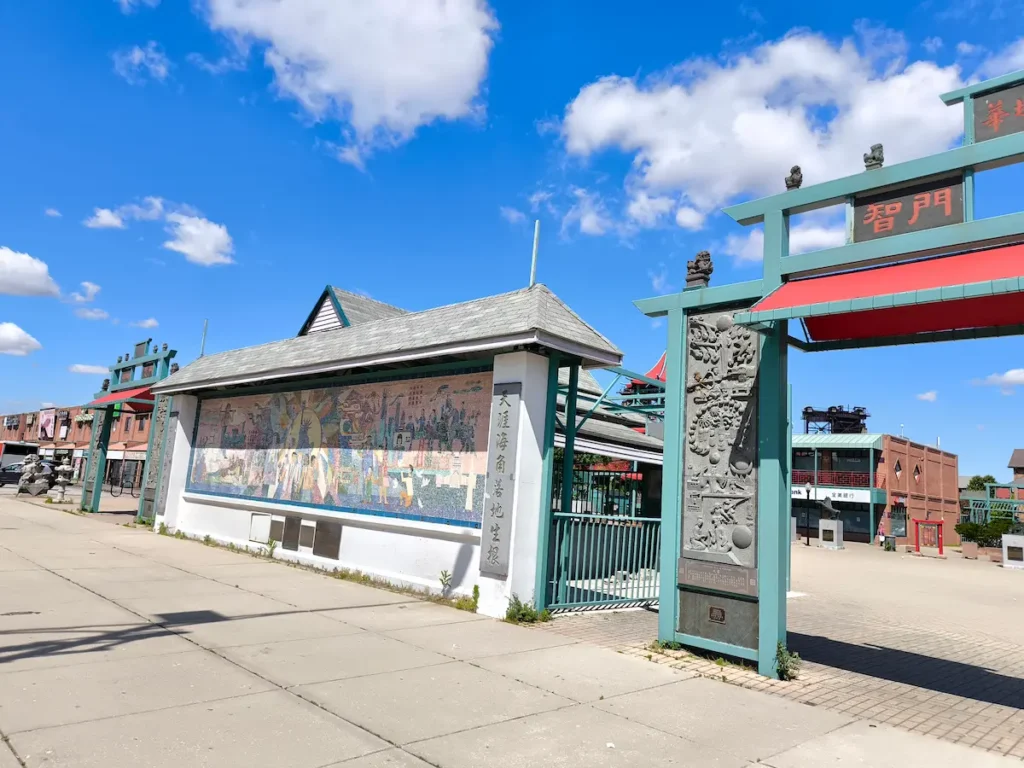 Entrada de Chinatown en Chicago, uno de los imprescindibles que ver en la ciudad