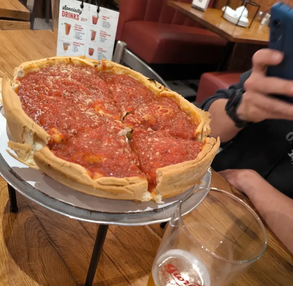 Deep Dish Pizza en Chicago, el plato más tipico de la ciudad en el restaurante Giordano´s