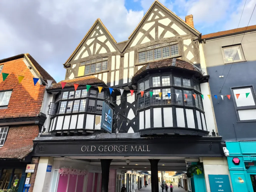 The Old George Mall en Salisbury, algo que hacer en la visita a la ciudad