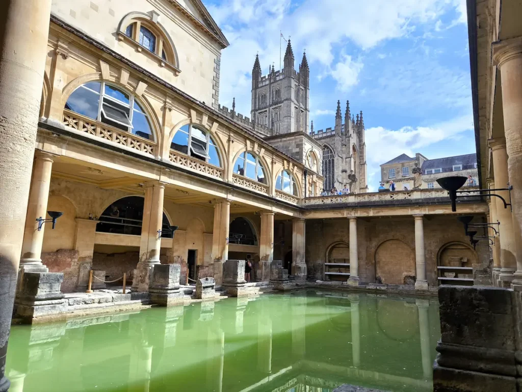 Termas Romanas de Bath, la foto más típica de la ciudad inglesa y el lugar más imprescindible que ver en 1 día