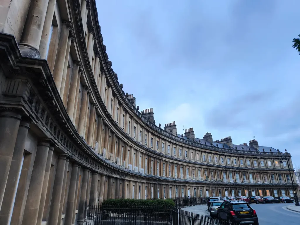 The Circus en Bath, uno de los emblemas de la ciudad de Inglaterra con su arquitectura georgiana
