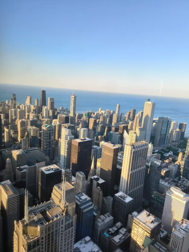 Vistas desde el mirador de la Torre Willis (Willis Tower) en Chicago, uno de los imprescindibles que es subir a un rascacielos a admirar las vistas
