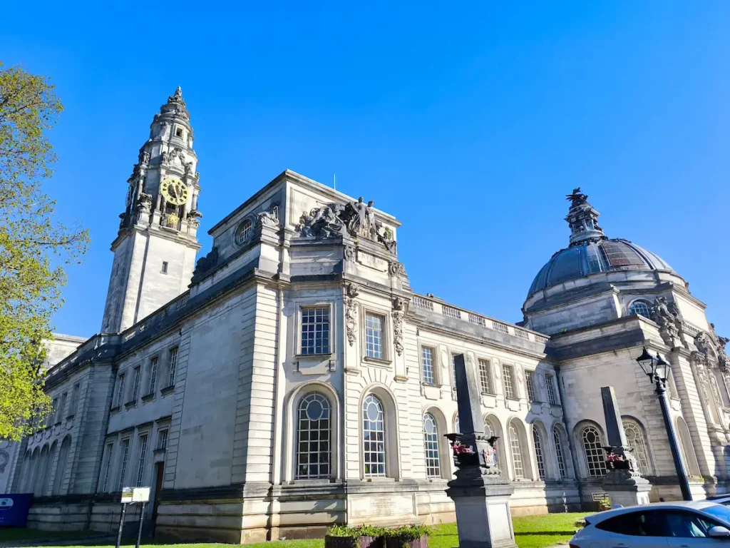 Ayuntamiento de Cardiff, uno de los edificios que ver en la ciudad galesa en 1 o 2 días