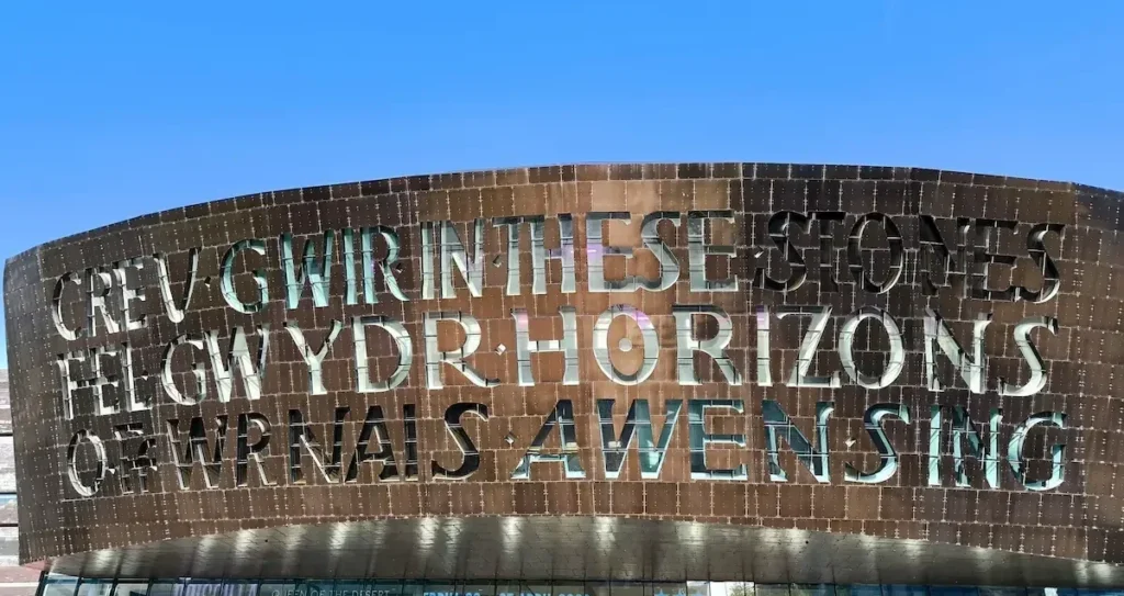 Centro del Milenio de Gales en Cardiff, un edificio muy moderno que alberga eventos