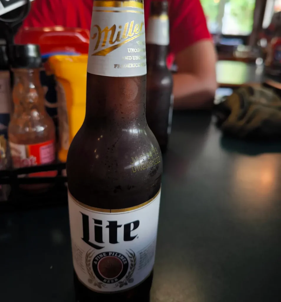 Cerveza en un bar de Fountain Square en Indianápolis, el barrio alternativo de la ciudad