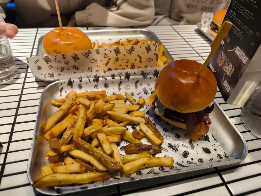 Fat Hippo Cardiff, una de las mejores hamburgueserías donde comer en la capital de Gales