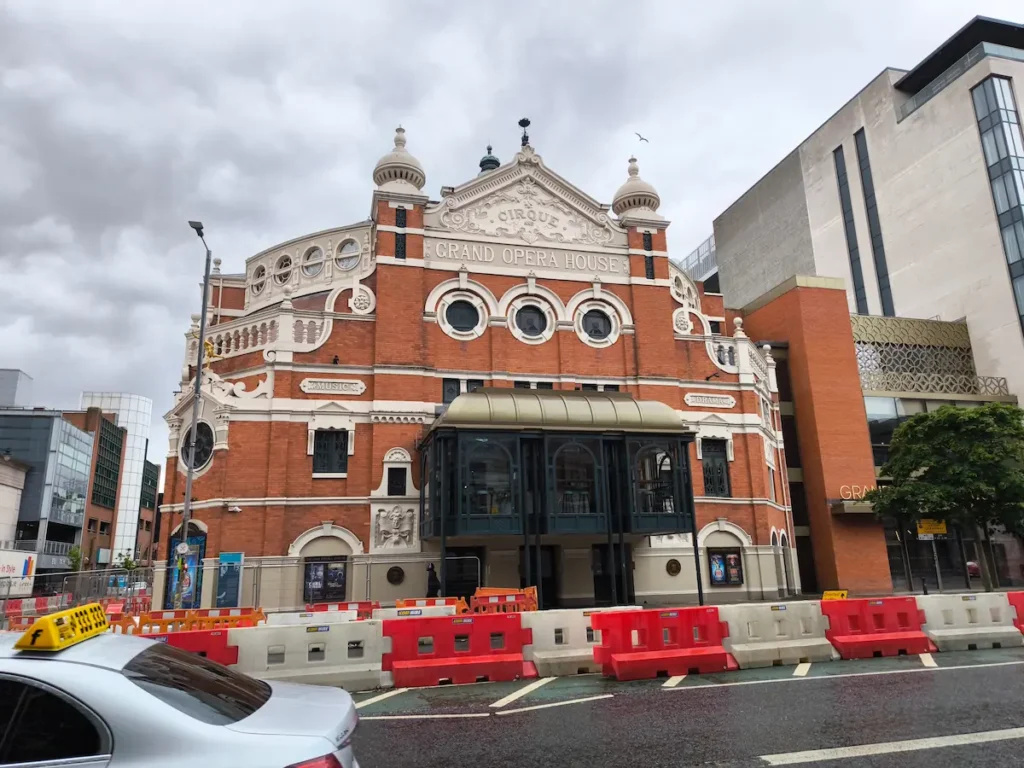 Grand Opera House en Belfast, uno de los lugares que ver en Irlanda del Norte