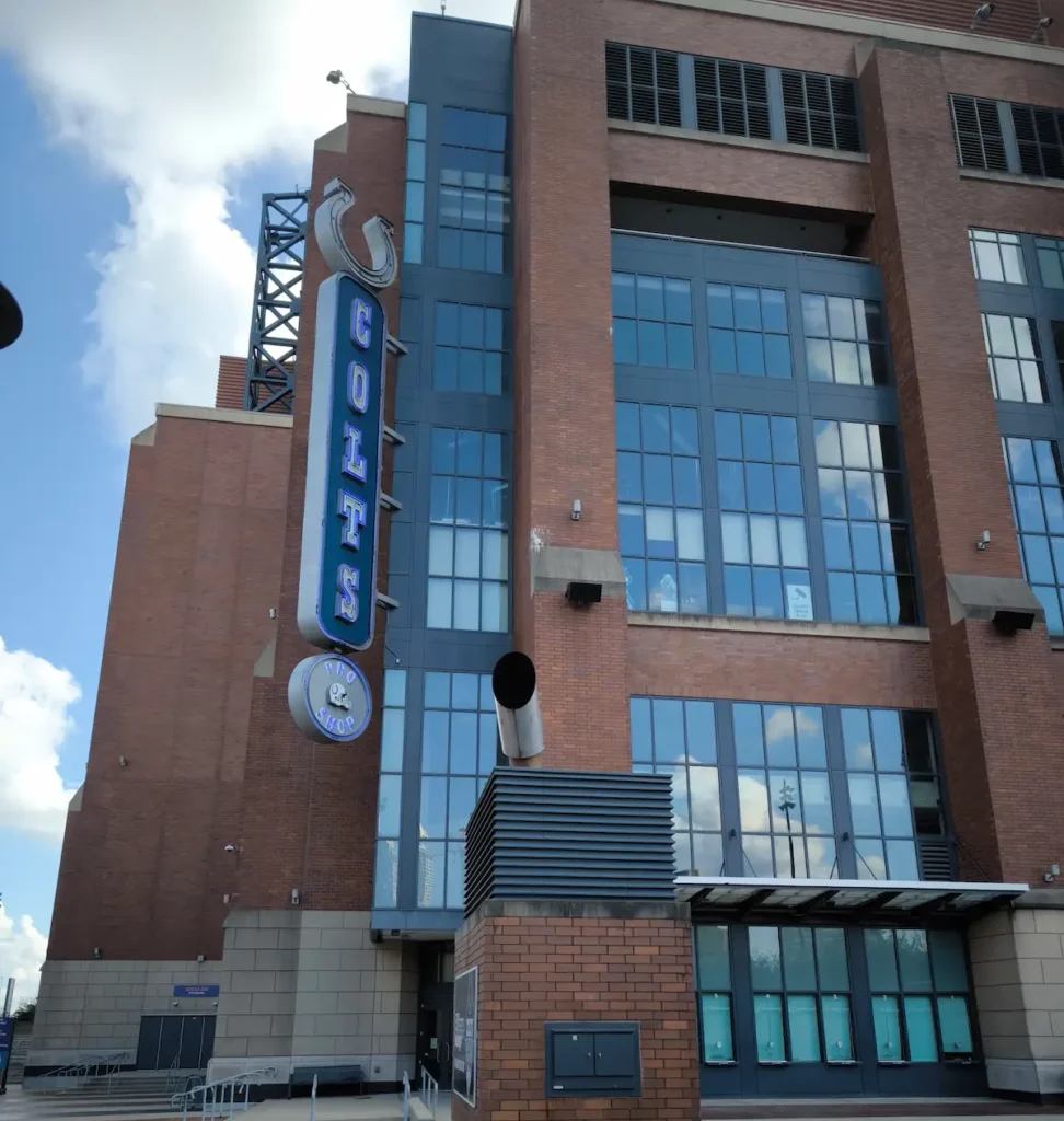 Lucas Oil Stadium, casa de los Indianápolis Colts, uno de los imprescindibles que ver en Indiana