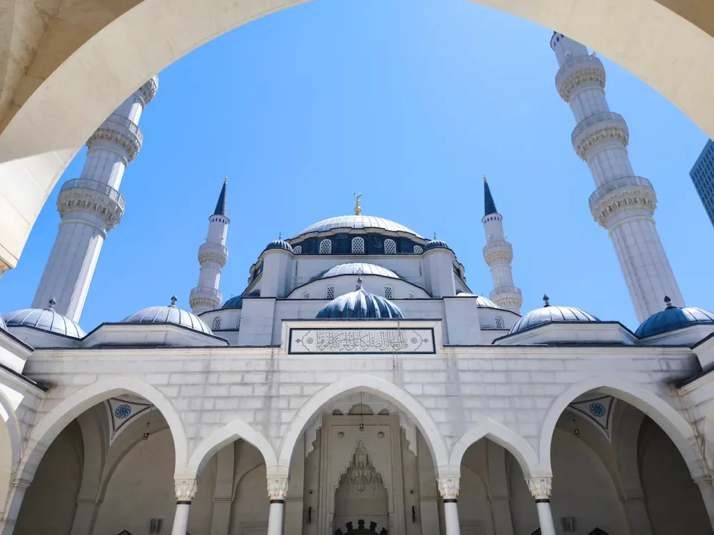 Mezquita de Namazgah en Tirana, Albania, algo que ver en la capital