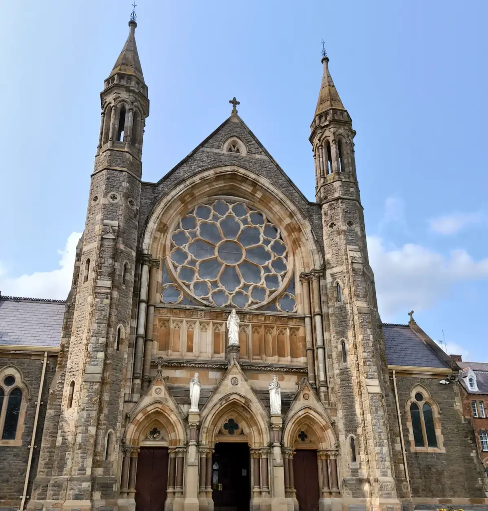 Monasterio de Clonard en Belfast, justo al lado del Muro de la Paz