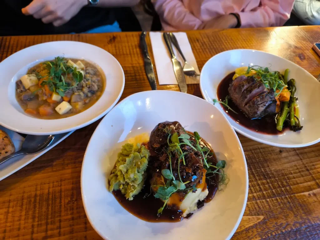 The Welsh House Cardiff Restaurant & Bar, uno de los mejores restaurantes donde comer en Cardiff, Gales